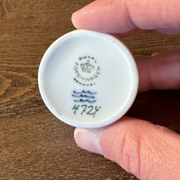 Royal Copenhagen Blue Hand Painted Pin Box 4724 - Picture 5 of 5